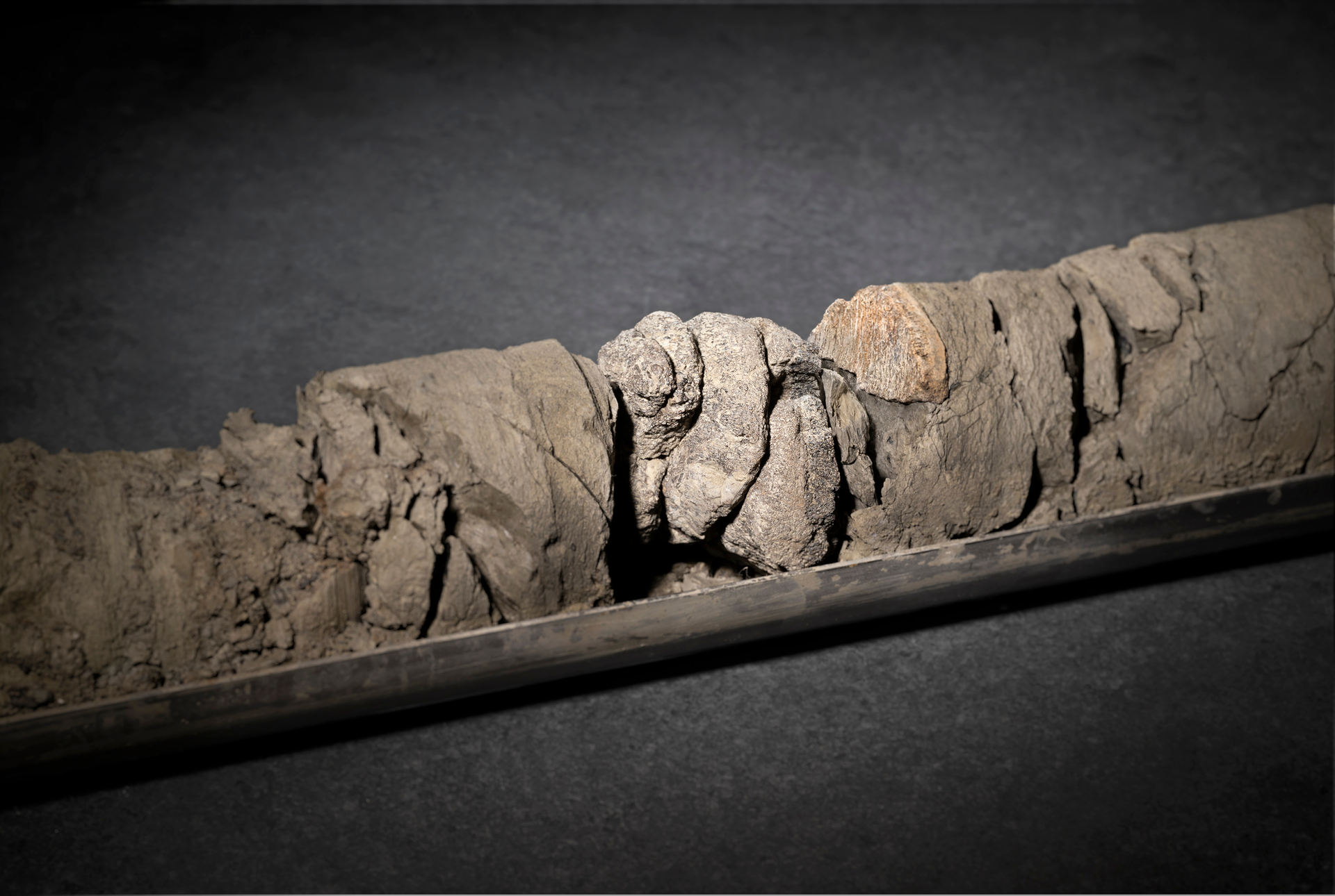 EAS2025 2 024 (1) 1920X1290 D61c968