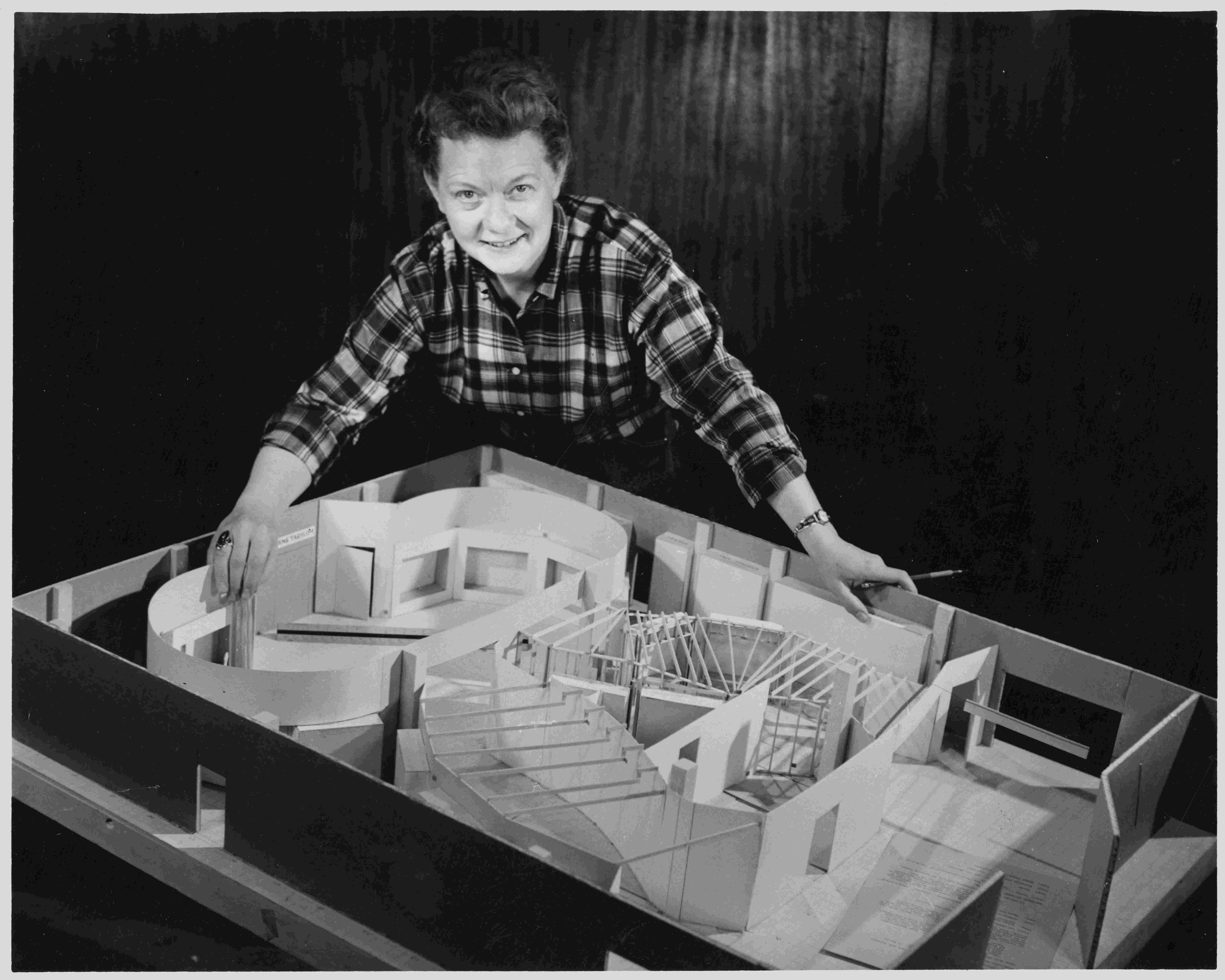 0088 042 02 Neal Arminta Low Quality JPG loading=