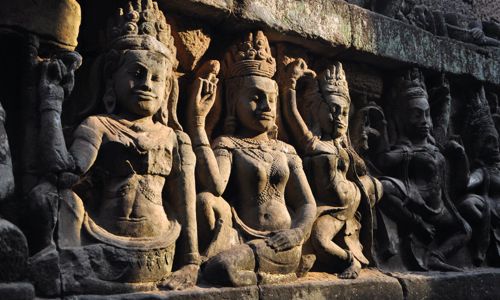 Angkor statues